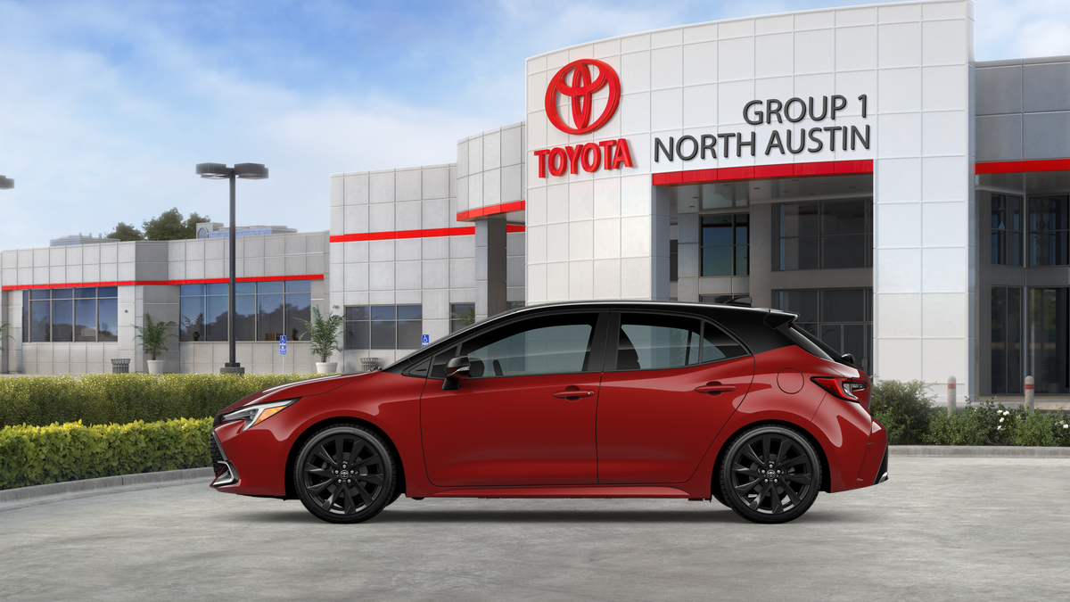 New 2026 Finish Line Red with Midnight Black Metallic roof Toyota XSE image 4