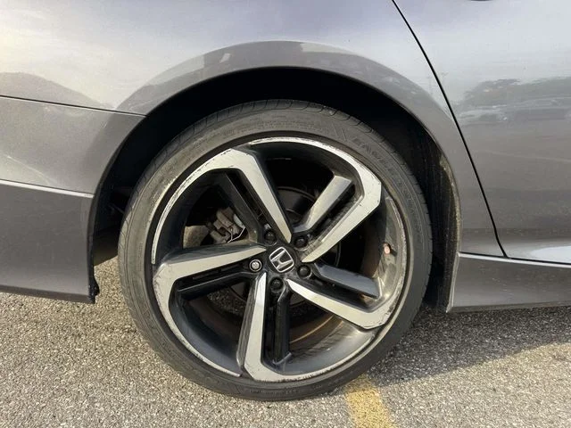 Used 2019  Honda Sport image 11