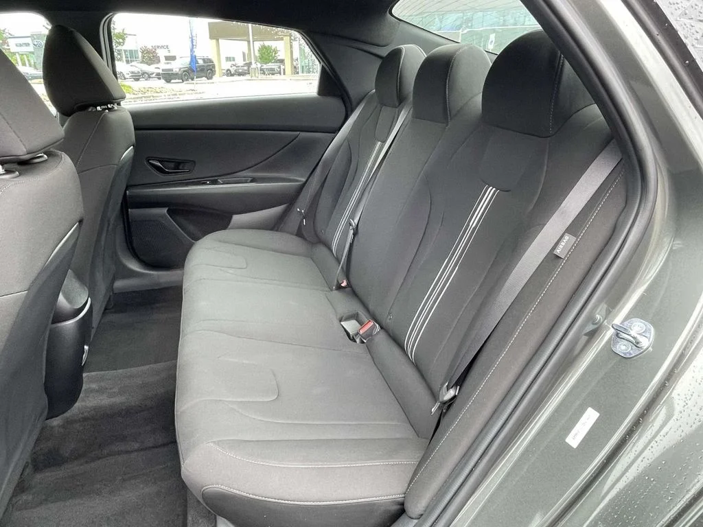 Used 2025 Amazon Gray Hyundai SEL Sport image 3