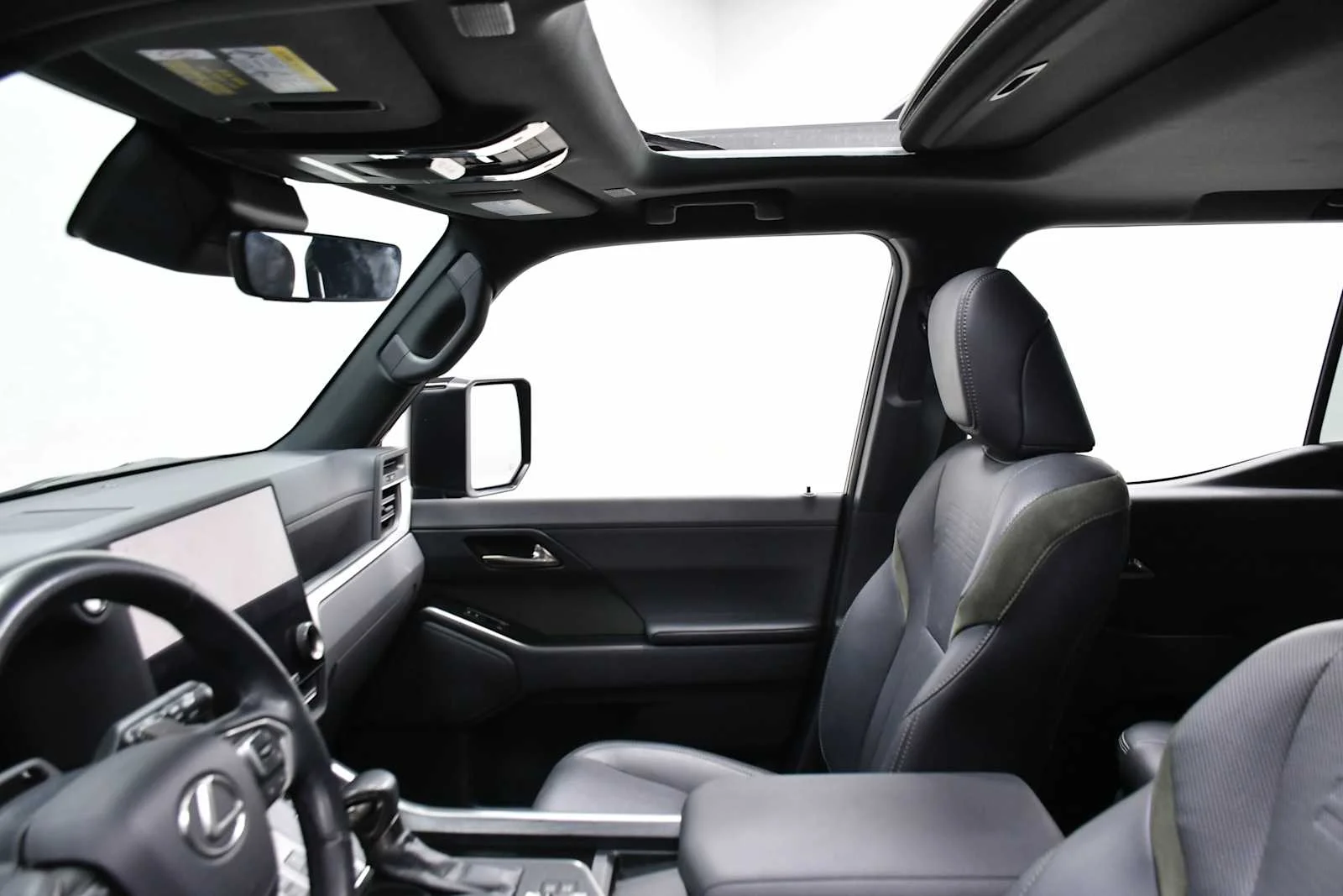 Used 2024 Incognito Lexus Overtrail image 11