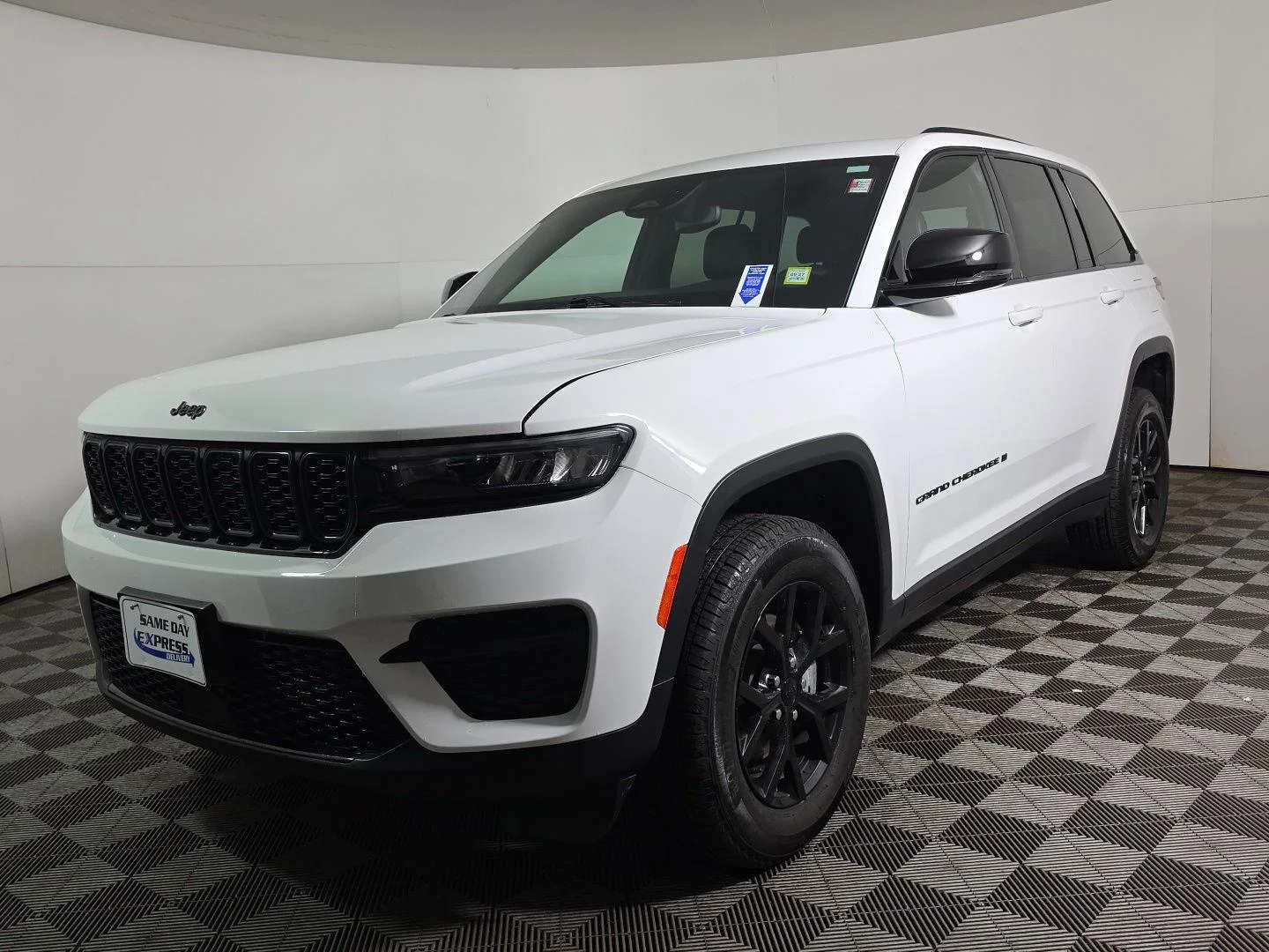 Used 2024 Bright White Clearcoat Jeep Altitude X image 6