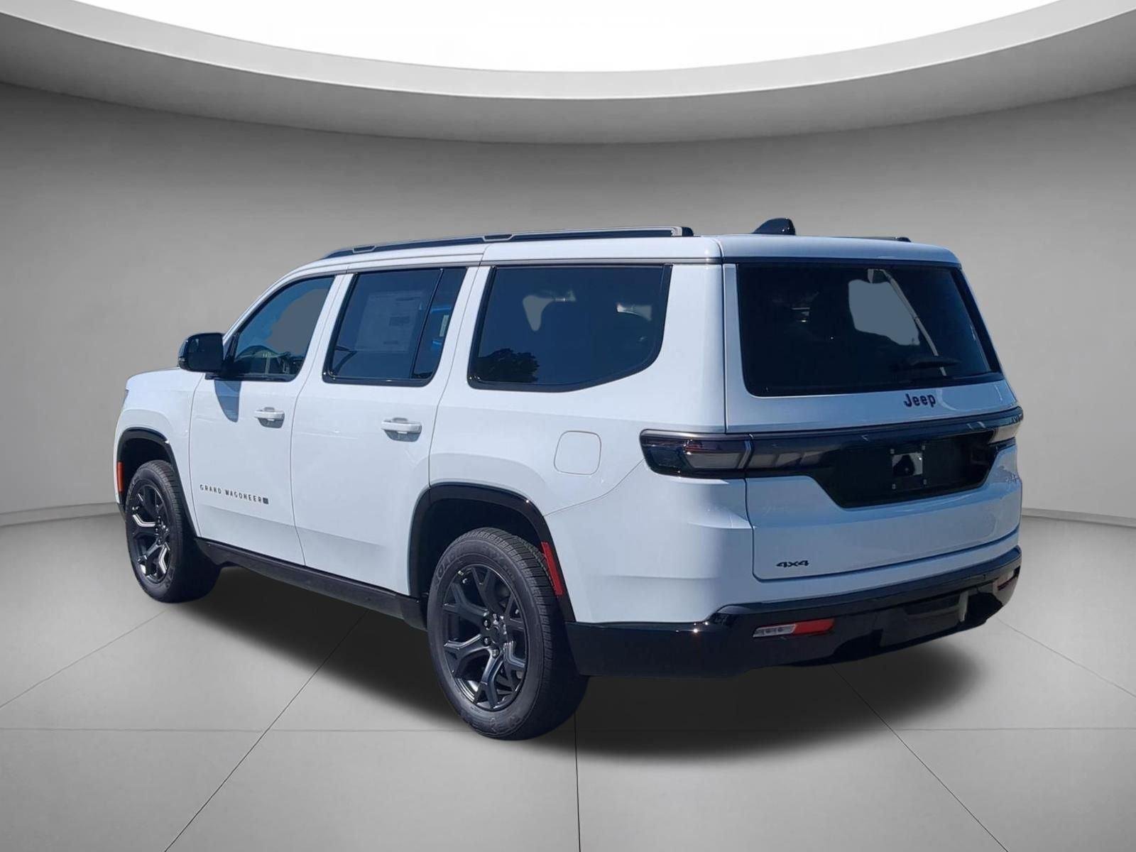 New 2026 Bright White Clear-Coat Exterior Paint Jeep Limited Altitude image 3