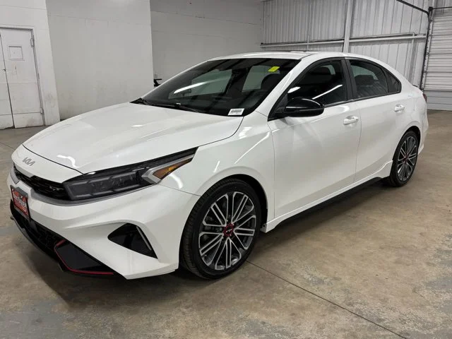 Used 2023 White Kia GT image 3