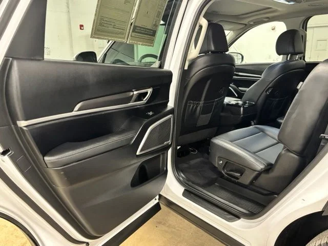 Used 2024 White Kia S image 18