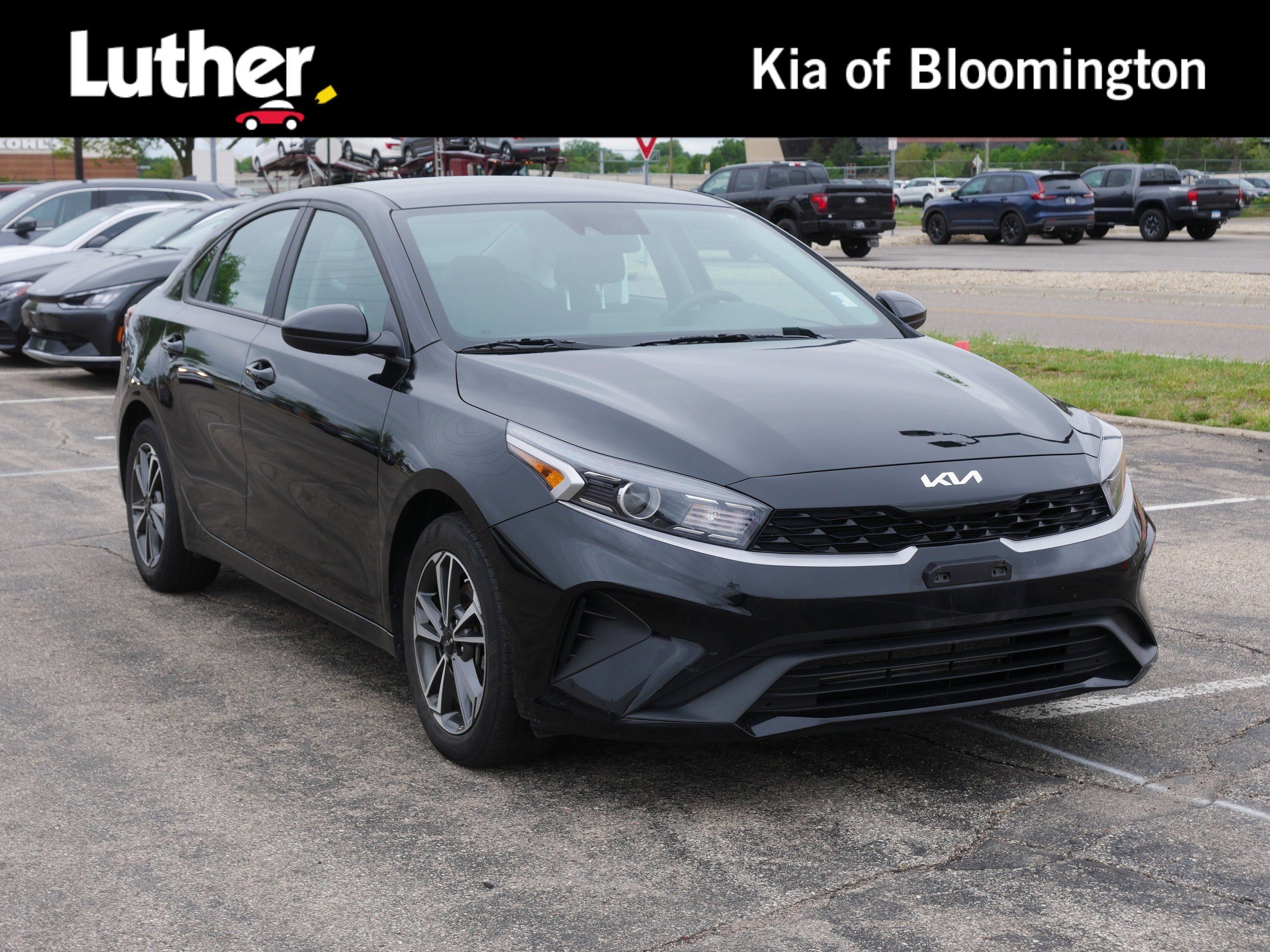 2023 Kia Forte LXS AT's photo