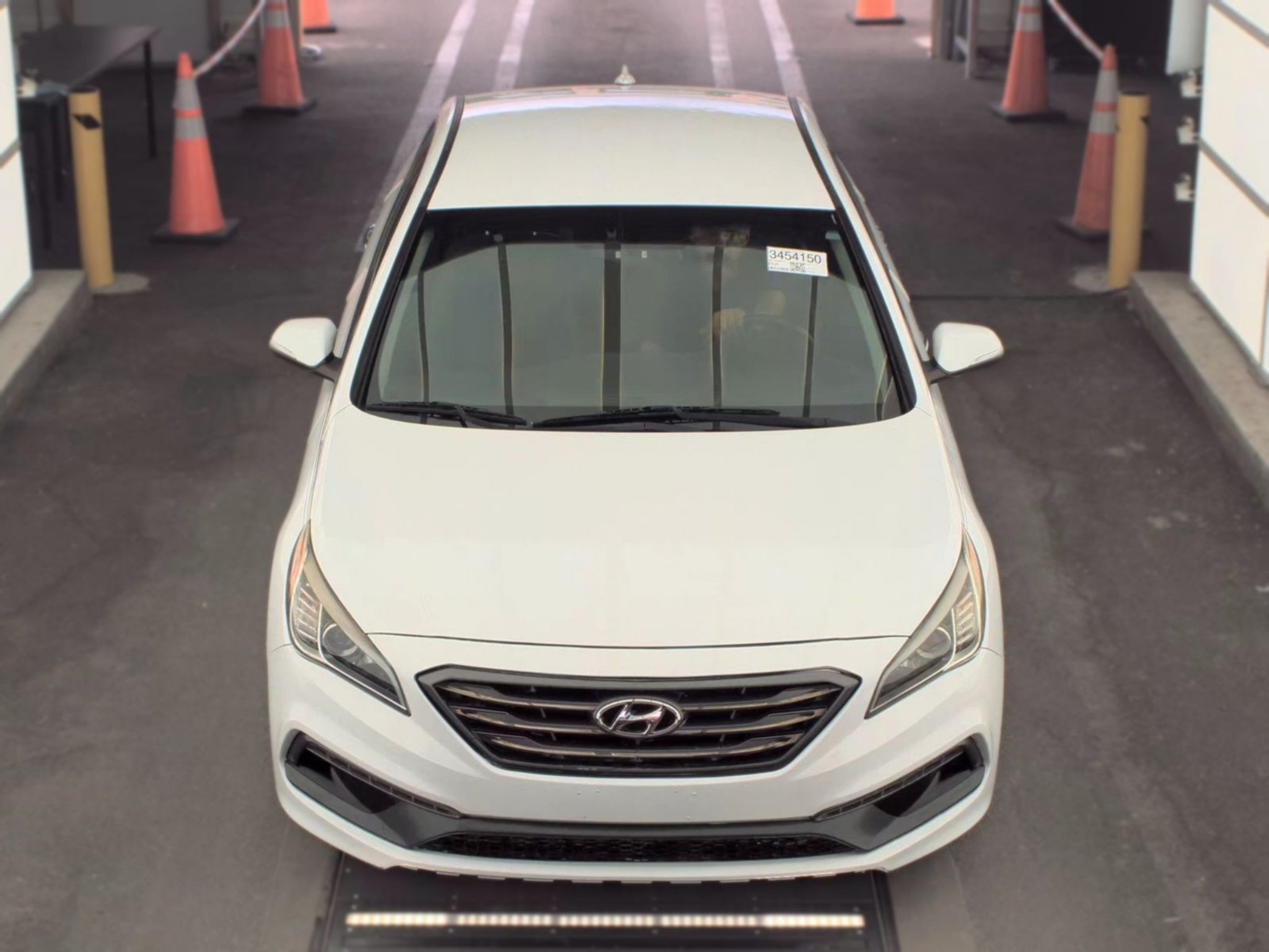 Used 2016 Quartz White Pearl Hyundai 2.4L Sport image 2