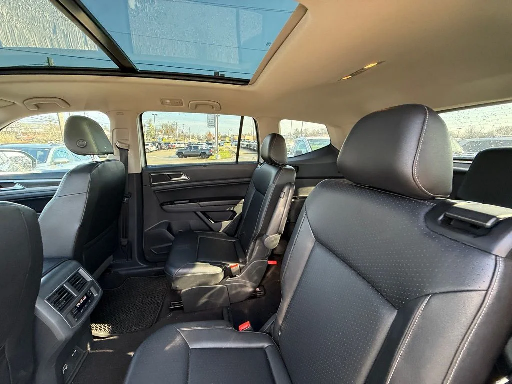Used 2018 Silver Volkswagen SEL image 26
