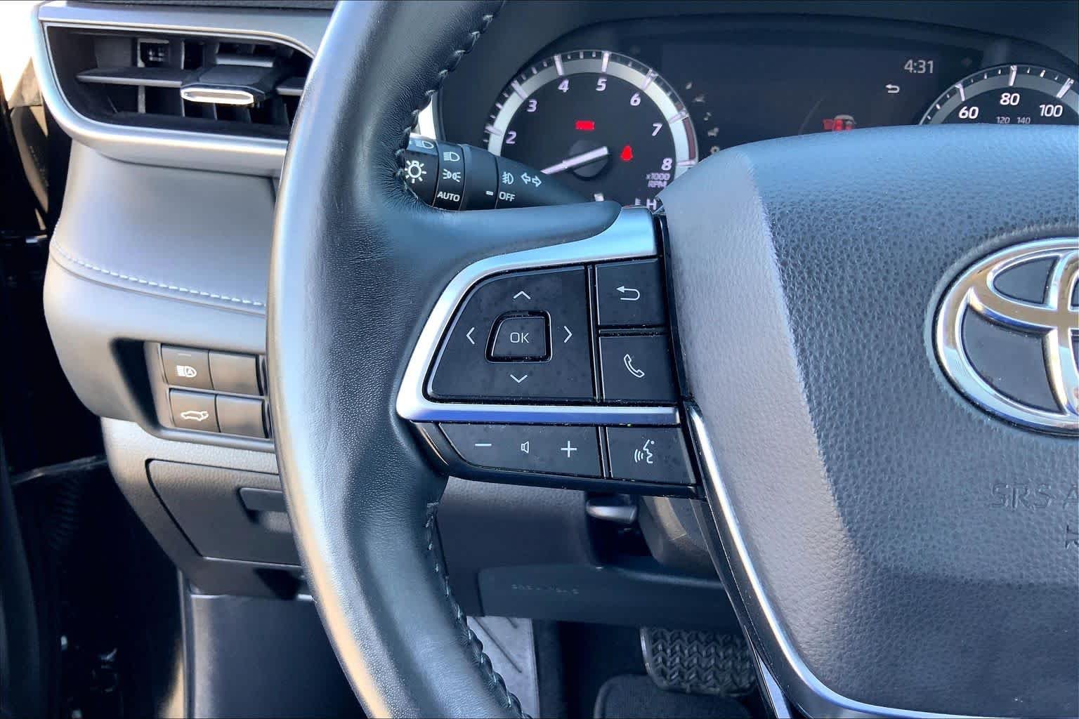Used 2021 Midnight Black Metallic Toyota XLE image 23