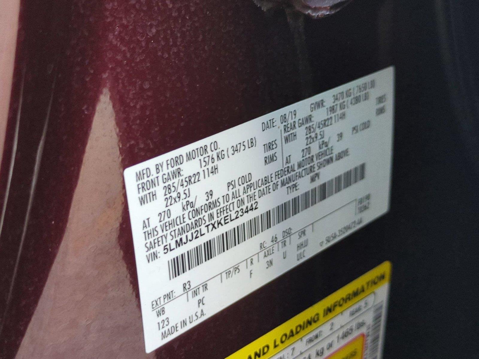 Used 2019 Burgundy Velvet Metallic Tinted Clearcoat Lincoln Reserve image 10