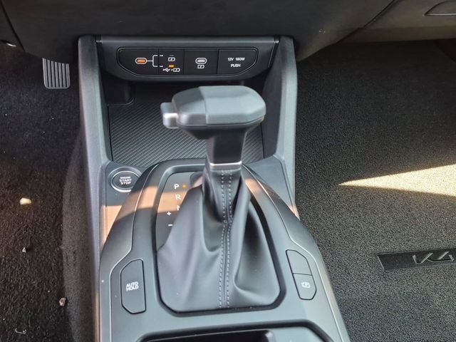 New 2026 Snow White Pearl Kia LXS image 20