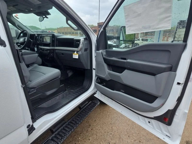 New 2026 Oxford White Ford F-350® XL image 14