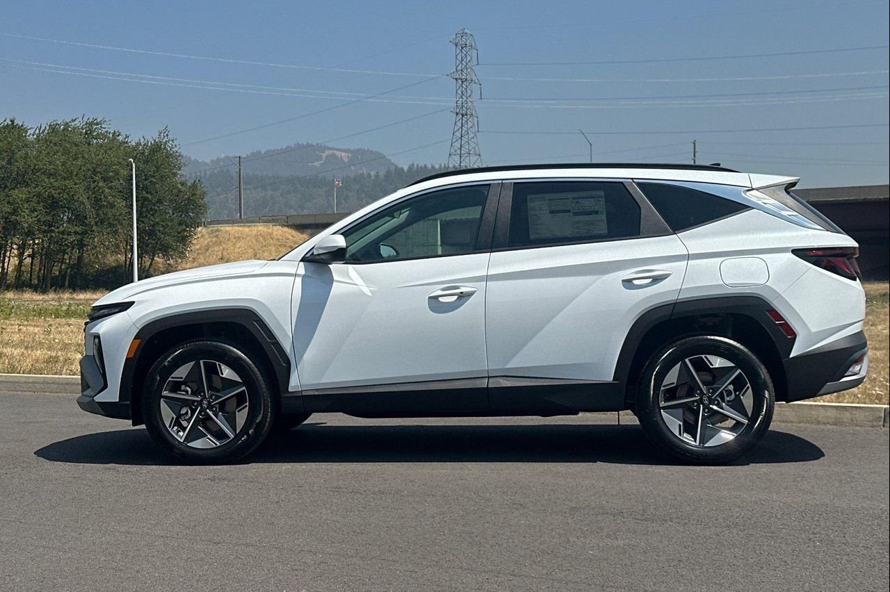 New 2026 White Hyundai SEL AWD image 6