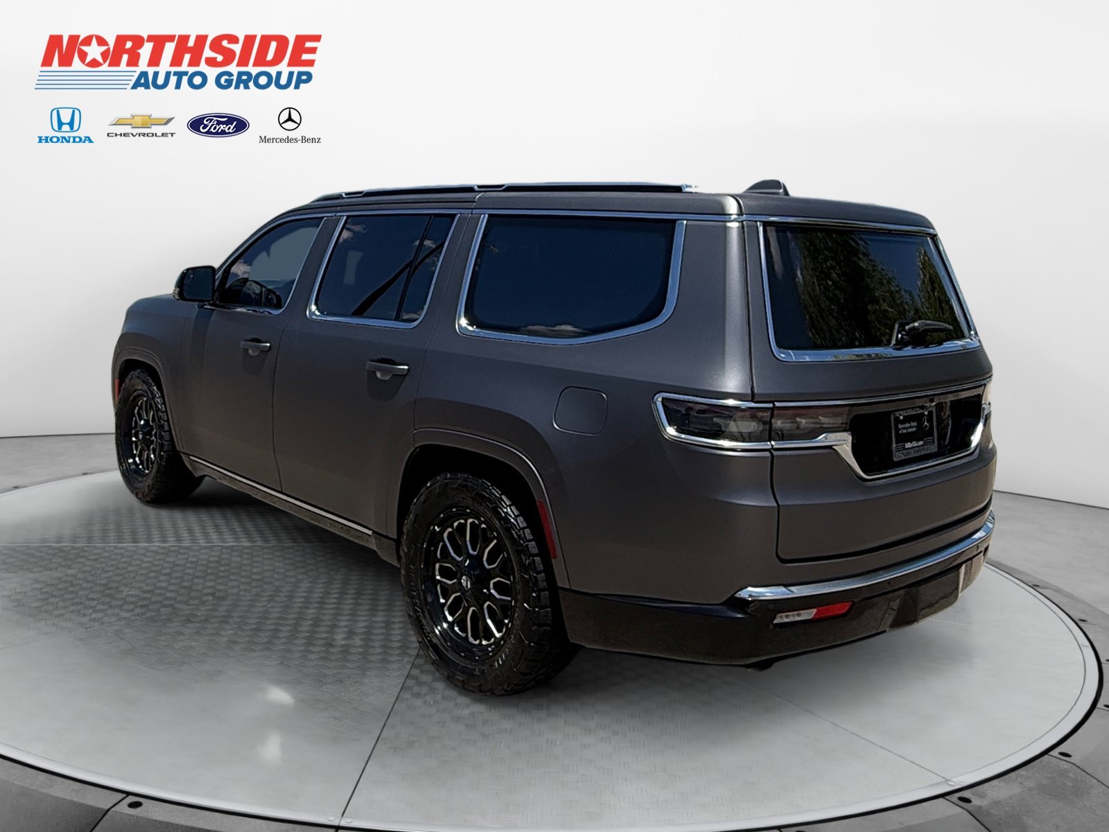 Used 2023 Baltic Gray Metallic Clearcoat Jeep Series III image 5