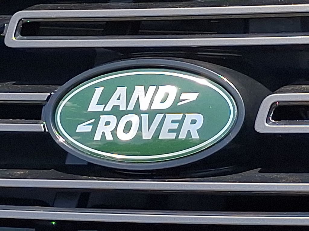 New 2026 Santorini Black Land Rover SE image 17