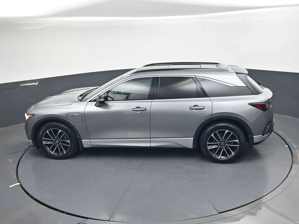 Used 2024 Mercury Silver Metallic Acura Base image 26