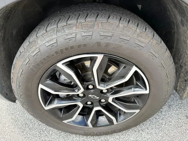 Used 2025 Mosaic Black Metallic Chevrolet ACTIV image 11