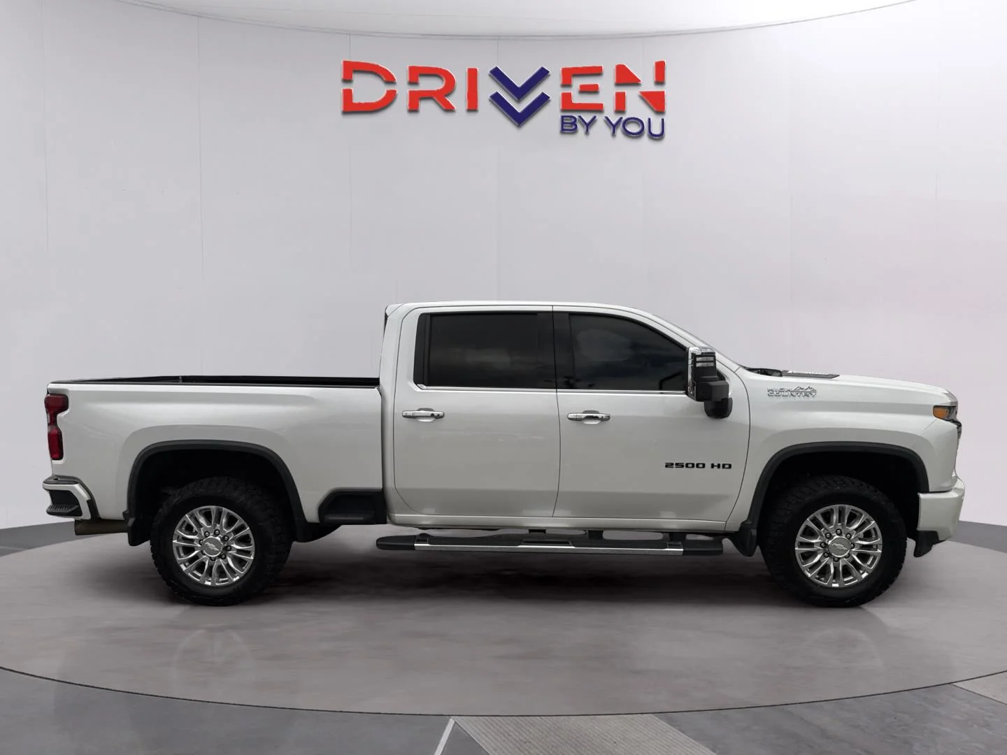 Used 2020 IRIDESCENT PEARL TRICOAT Chevrolet High Country image 6
