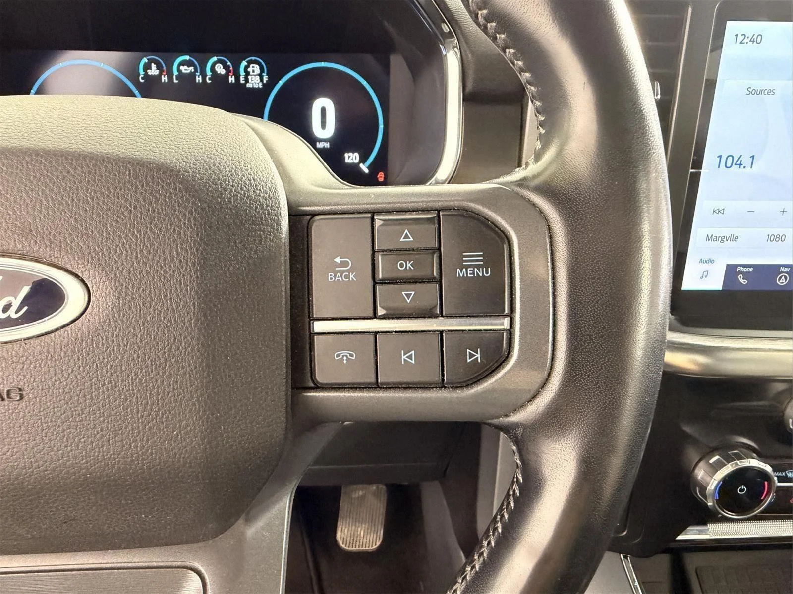Used 2022 Space White Ford LARIAT image 28