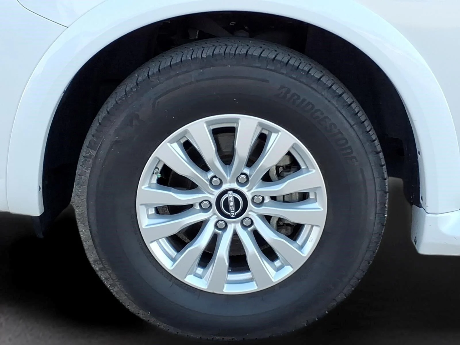 Used 2023  Nissan SV image 9