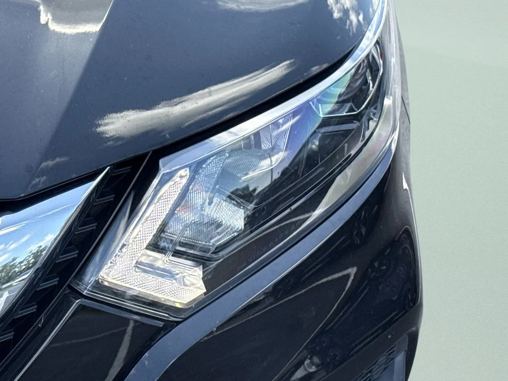Used 2022 Black Nissan SV image 17