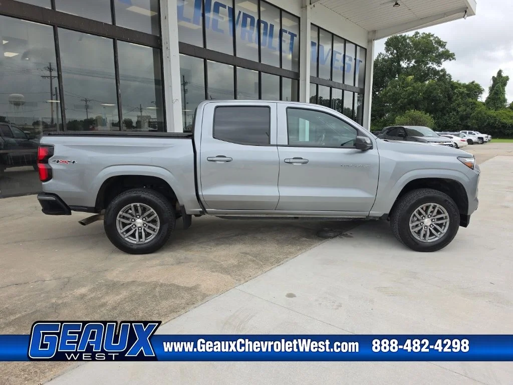 Used 2025 Gray Chevrolet LT image 13