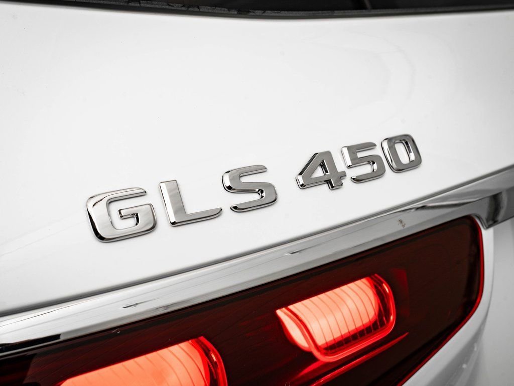 New 2026 MANUFAKTUR Moonlight White Metallic Mercedes-Benz GLS 450 image 19