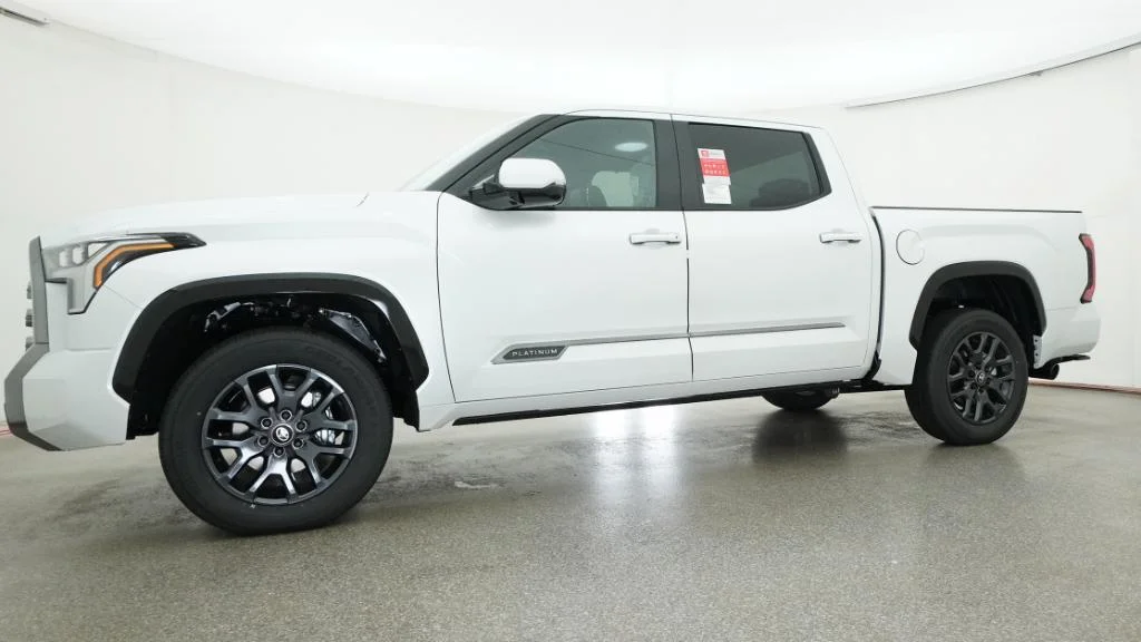 New 2026 Wind Chill Pearl Toyota Platinum image 28