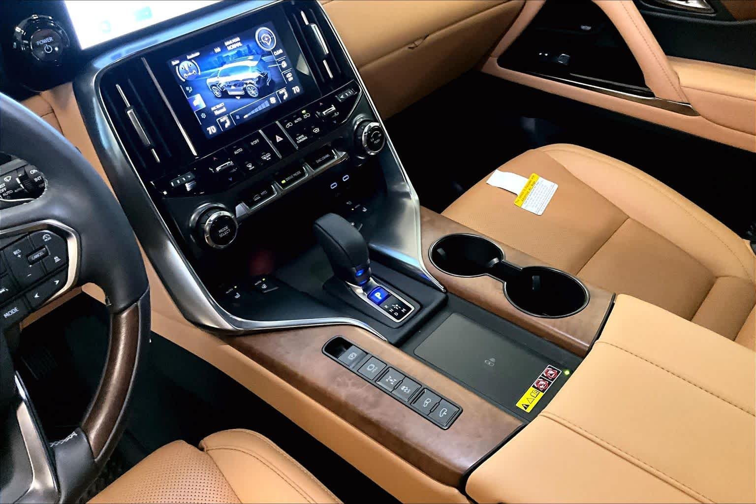Used 2025 Eminent White Pearl Lexus Luxury image 15