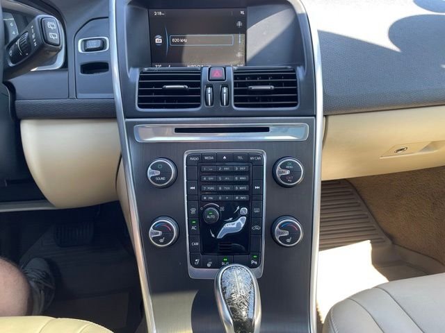 Used 2015 Rich Java Metallic Volvo T6 Premier Plus image 15