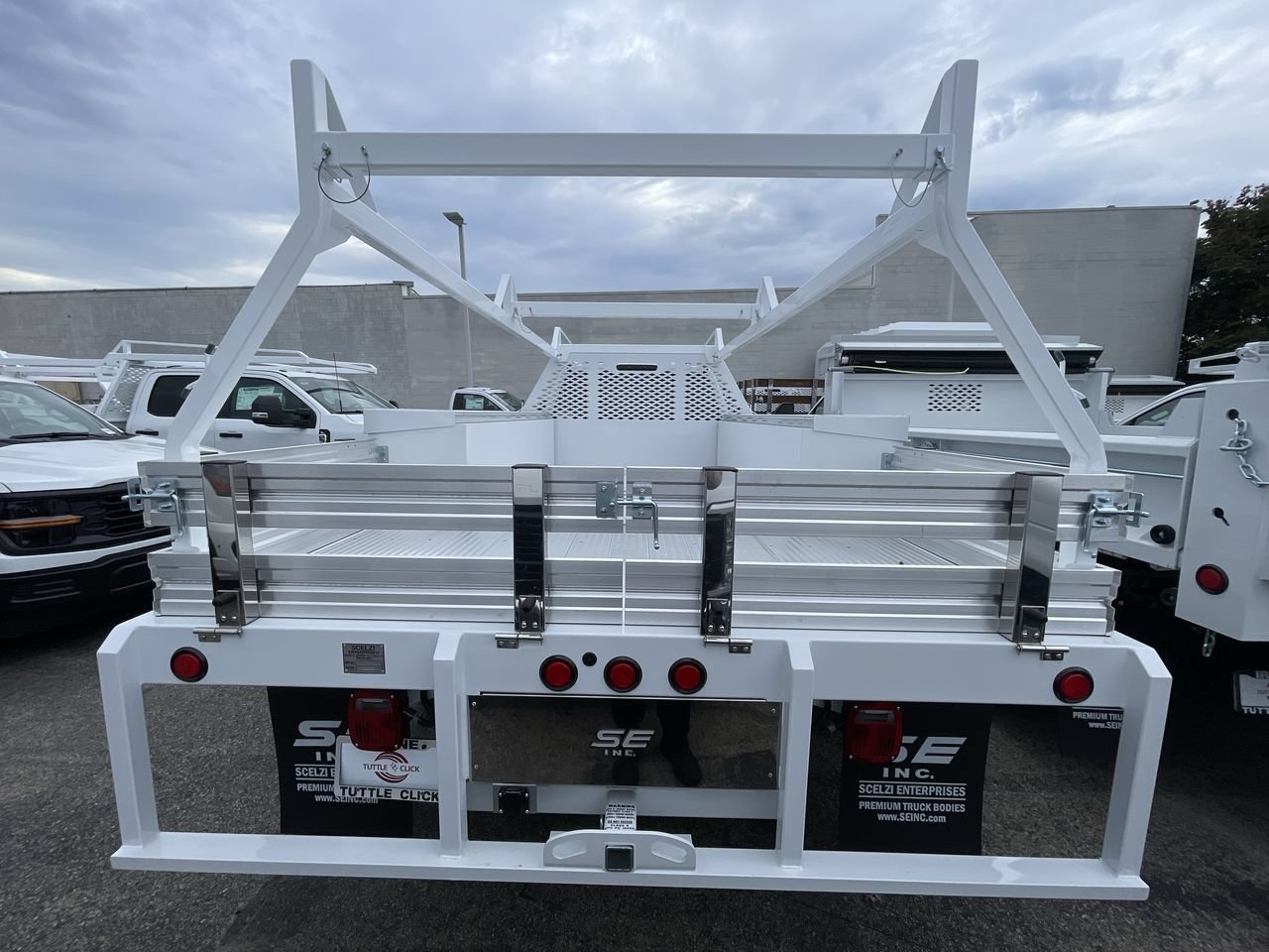 New 2026 Oxford White Ford XL image 5