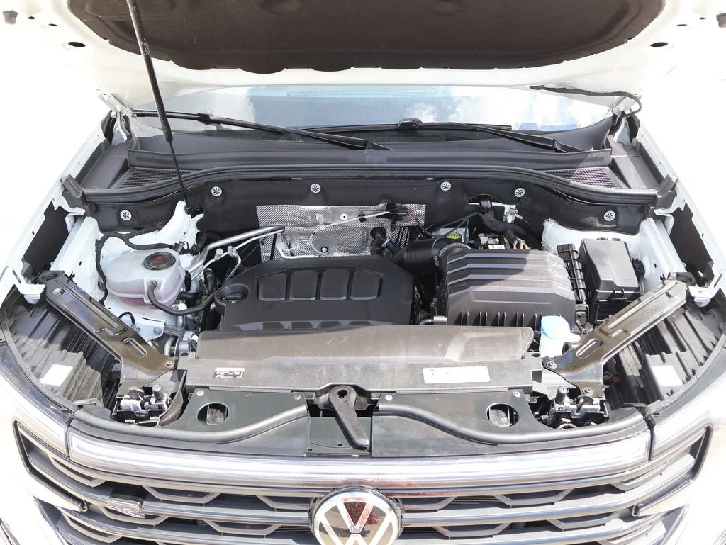 Used 2024  Volkswagen 2.0T SEL Premium R-Line image 8