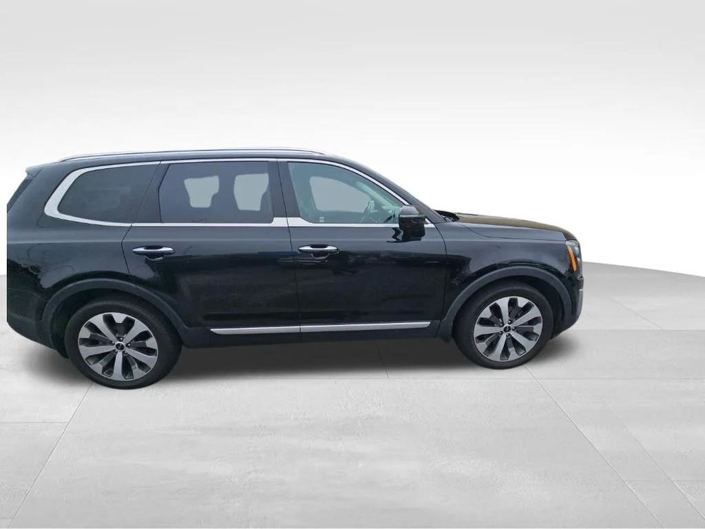 Used 2022 Black Kia SX image 5