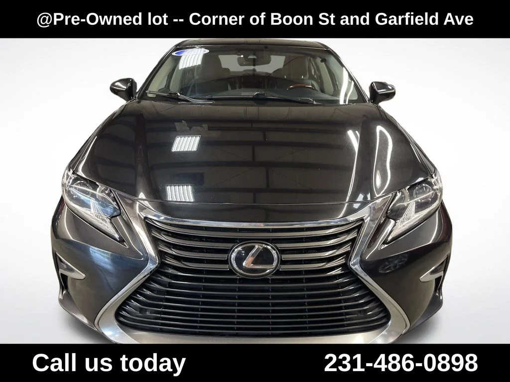 Used 2018  Lexus 350 image 11