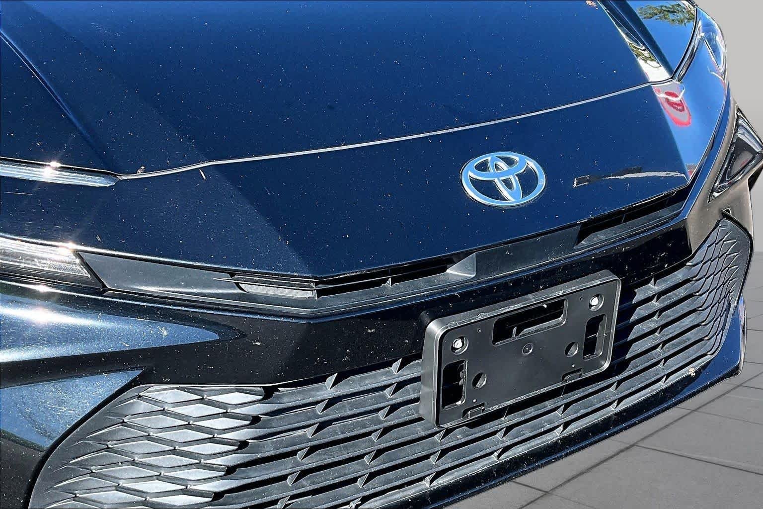 Used 2025 Midnight Black Metallic Toyota LE image 30