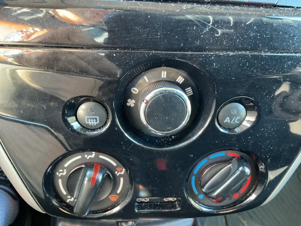 Used 2016 Metallic Blue Nissan SV image 17