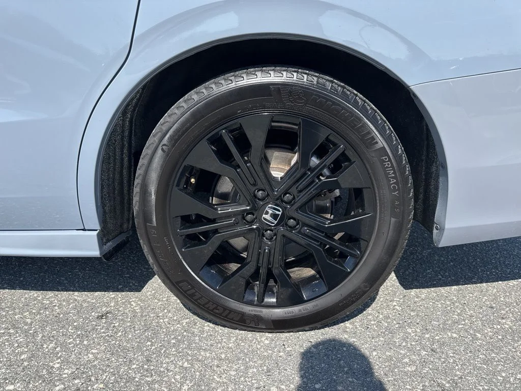 Used 2025 Gray Honda Sport-L image 33