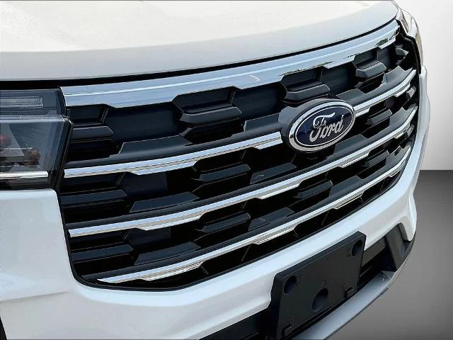 New 2026 Star White Metallic Tri-Coat Ford Active image 71