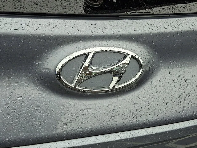 Used 2021 Silver Hyundai SEL Plus image 29