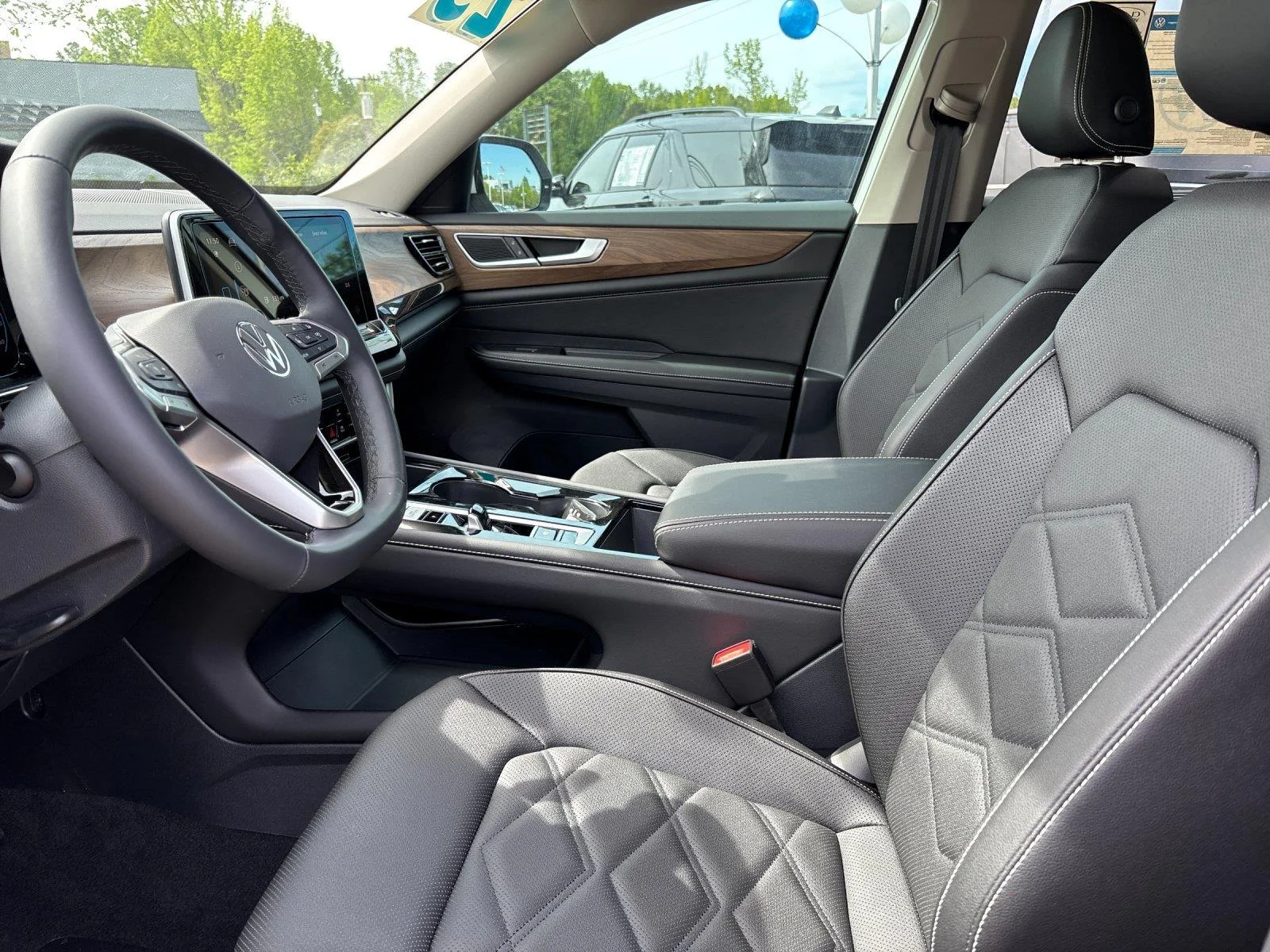 New 2025 Pure White Volkswagen 2.0T SE w/Technology image 15