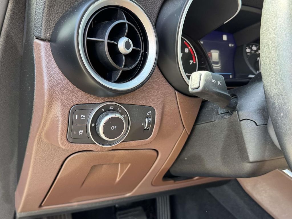 Used 2021 Gray Alfa Romeo Ti image 28