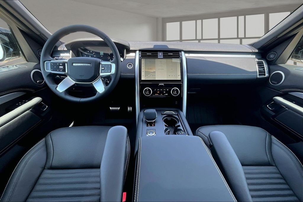New 2026 Fuji White Land Rover Dynamic SE image 5