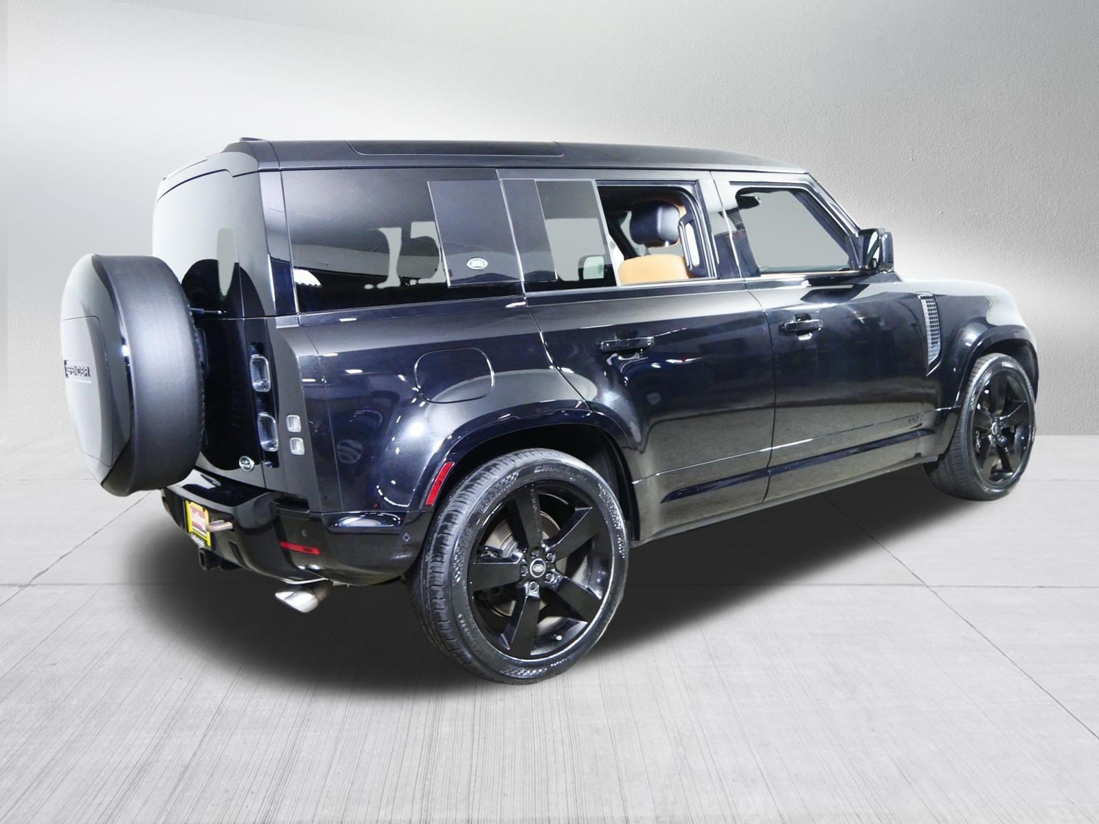 Certified Used 2023 Santorini Black Metallic Land Rover V8 image 7