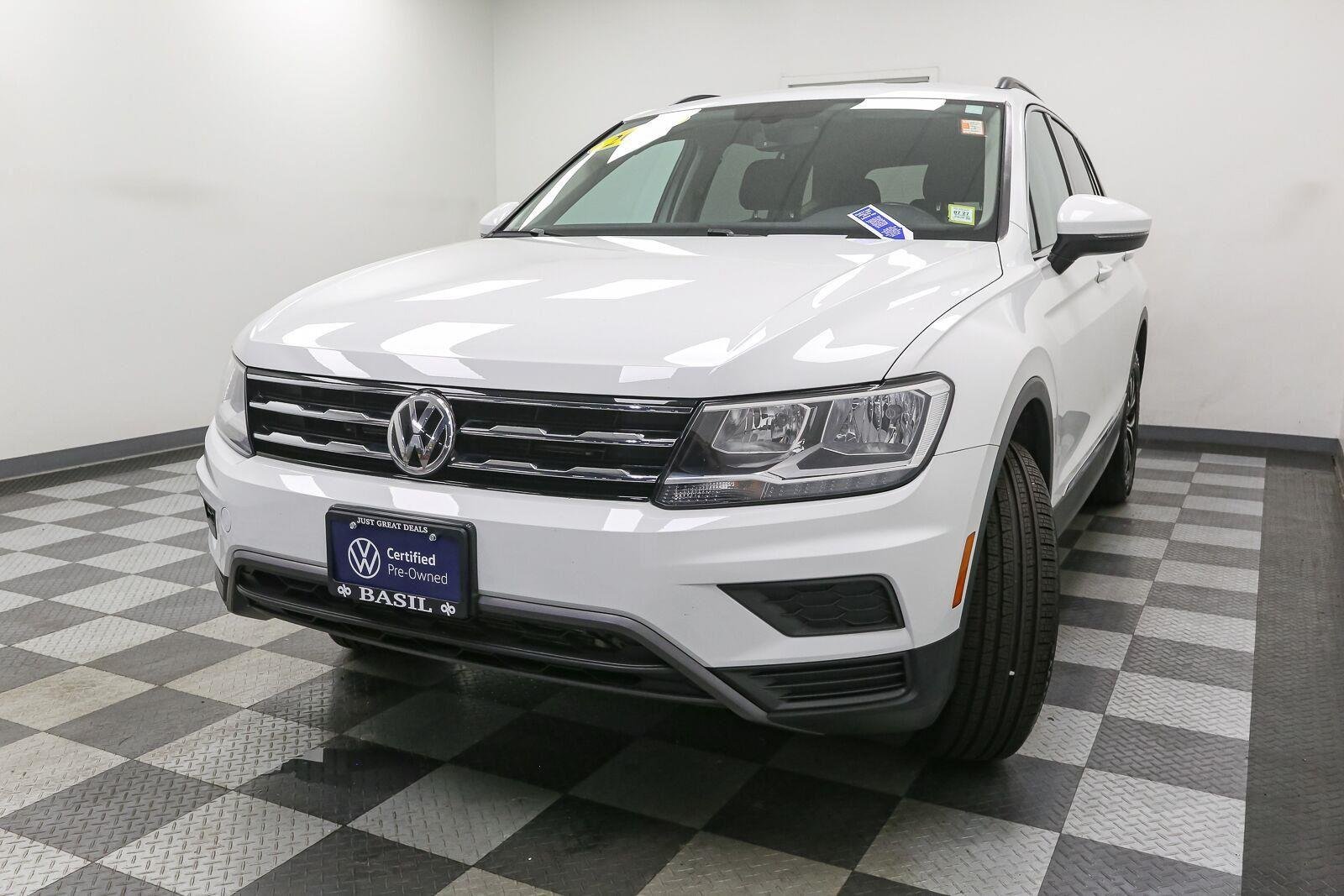 Used 2021 Pure White Volkswagen SE image 5