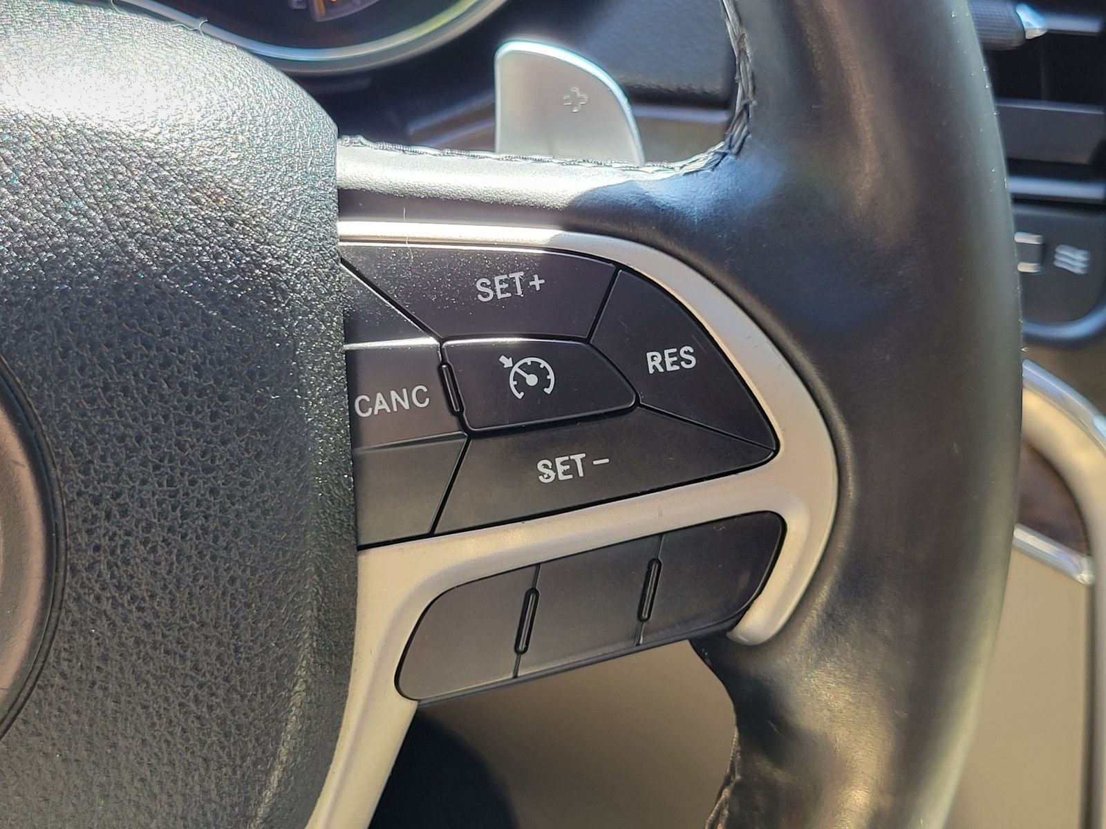 Used 2014 White Jeep Limited image 17