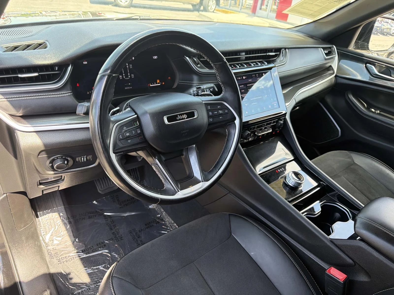 Used 2022 Diamond Black Crystal Pearlcoat Jeep Altitude image 8