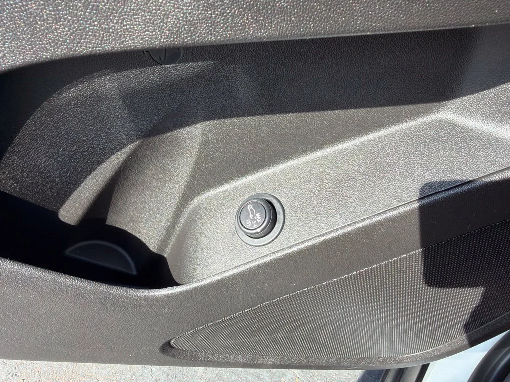 Used 2024 Summit White Chevrolet LT image 14