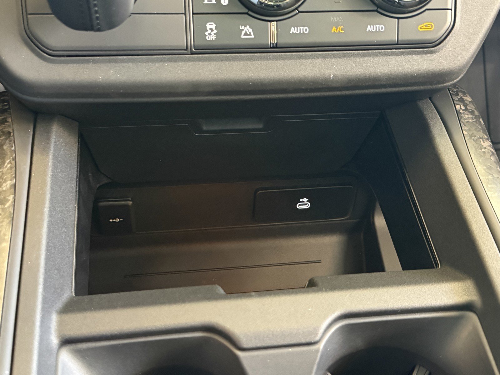New 2026 Borasco Grey LAND ROVER OCTA image 17