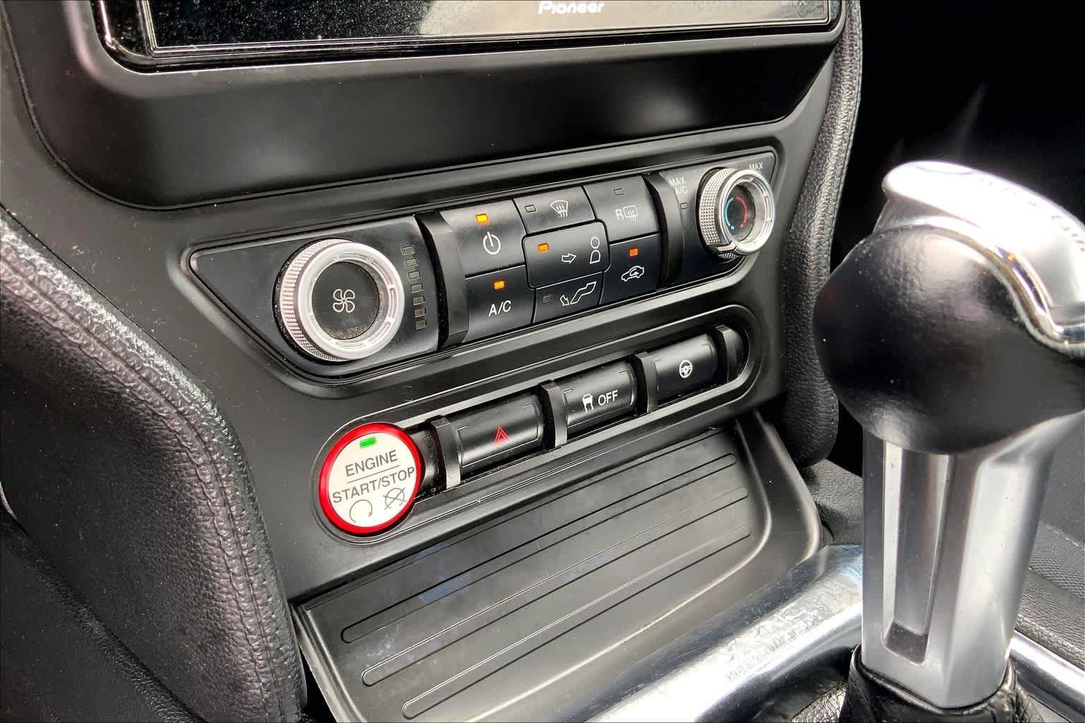 Used 2015 Oxford White Ford EcoBoost image 29