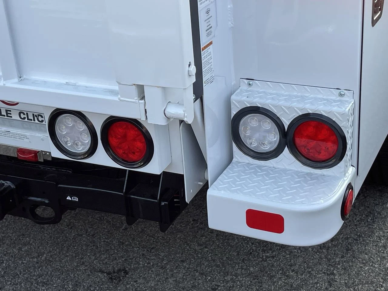 New 2026 Oxford White Ford XL image 9