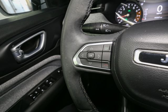 Used 2023 Black Jeep Latitude image 30
